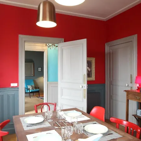 Apartamento Appartement Sauxillanges, 3 Pieces, 4 Personnes - Fr-1-630-97