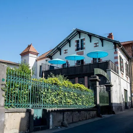 Appartement Sauxillanges, 3 Pieces, 4 Personnes - Fr-1-630-97 *